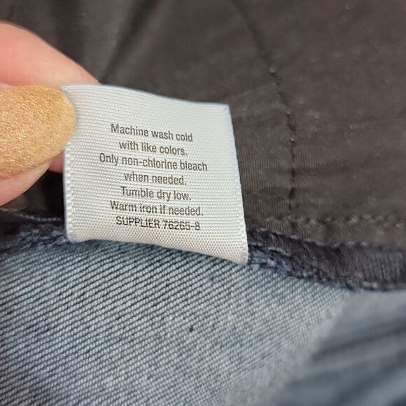 a.n.a. A new approach. Like New.  Size 10. Skinny. - Picture 8 of 8